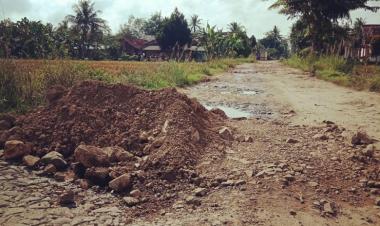 Musa-Dito Perbaiki Ruas Jalan Trimurjo