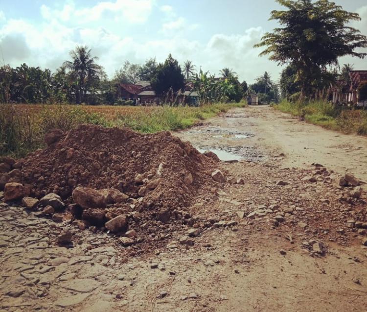 Musa-Dito Perbaiki Ruas Jalan Trimurjo