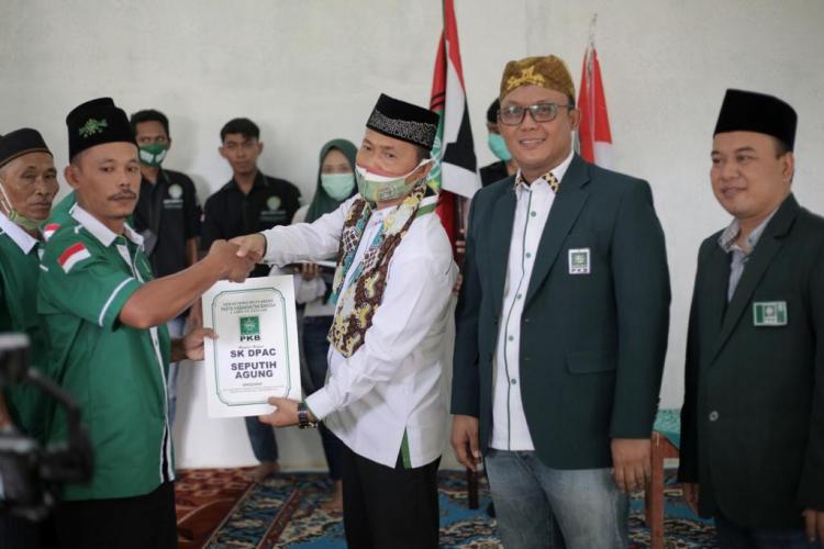 Ardito Wijaya Lantik DPAC dan DPRt Seputih Agung-Terbanggi Besar